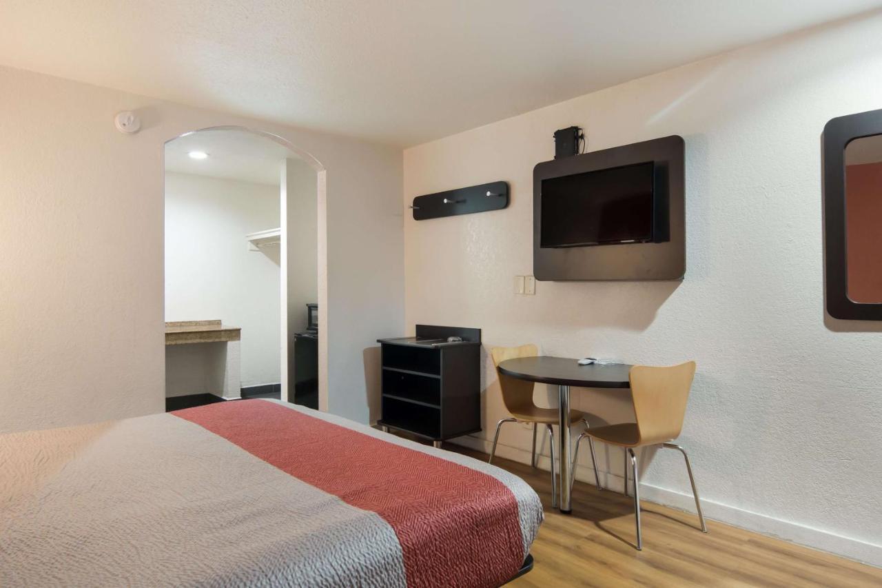 Motel 6-Fort Worth, Tx - Seminary Exterior photo