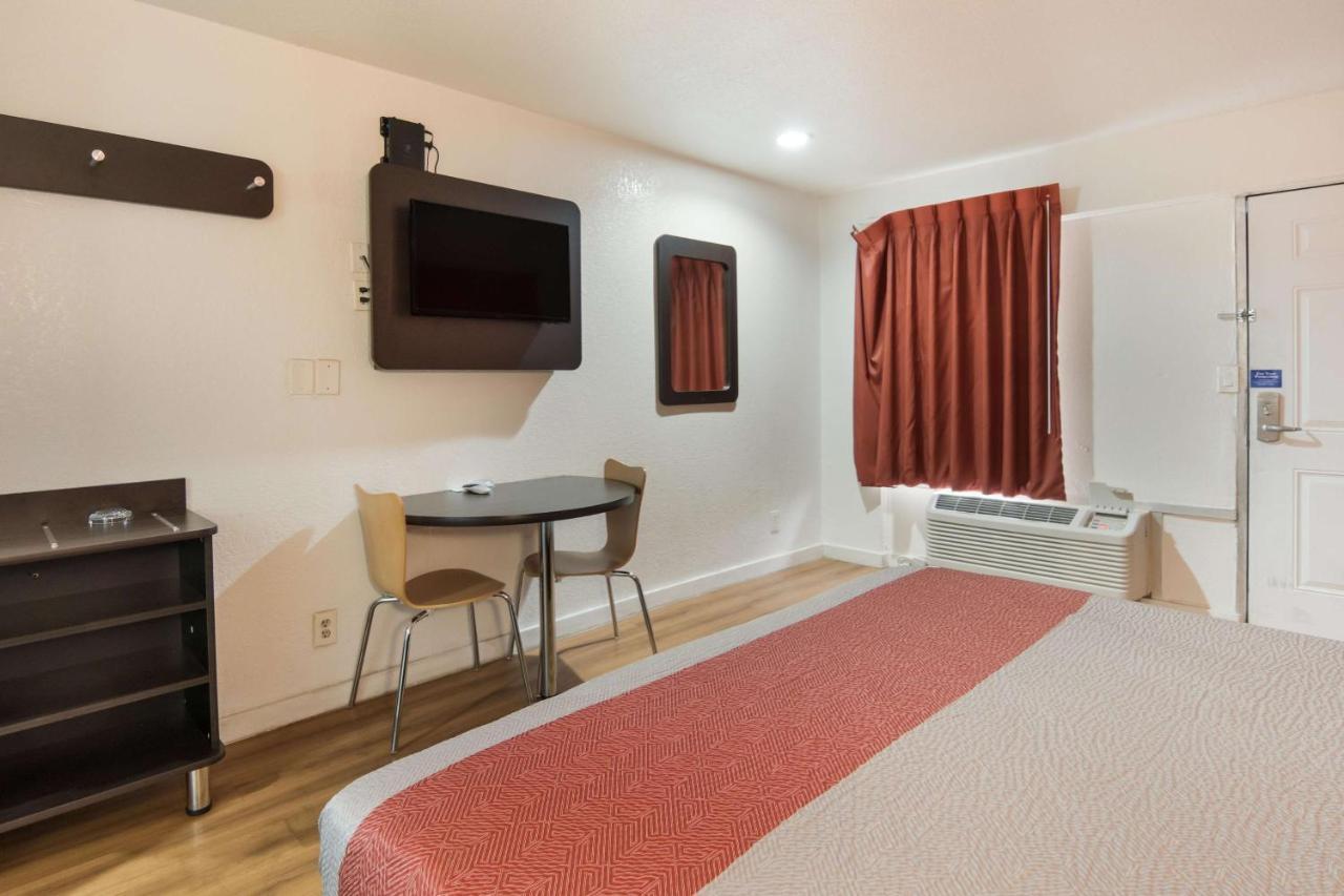 Motel 6-Fort Worth, Tx - Seminary Exterior photo